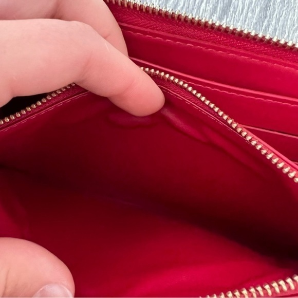 Authenticated Used Louis Vuitton Zippy Wallet  Monogram Vernis Pomme d'Amour Red - Picture 9 of 16